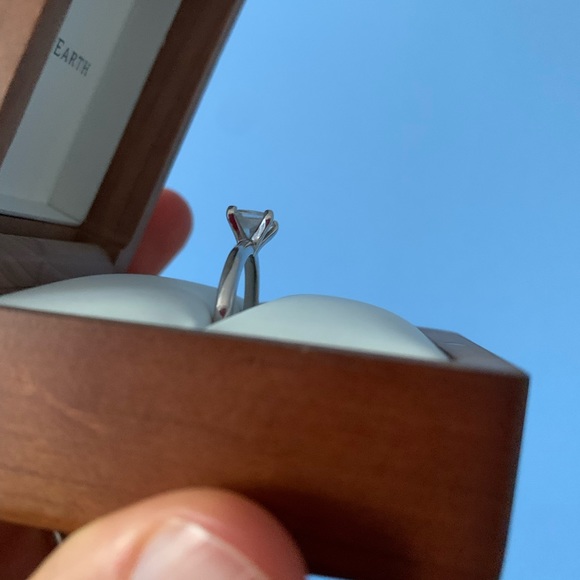 Brilliant earth 18k white comfort engagement ring - Picture 7 of 7